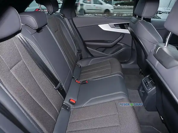 AUDI A4 AVANT (6/13)