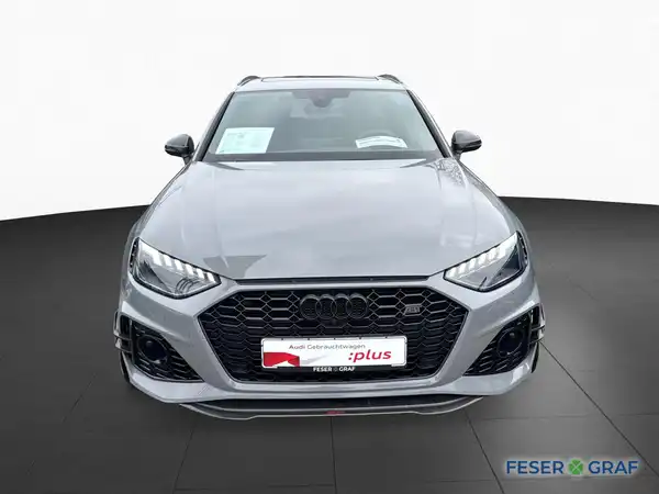 AUDI RS4 AVANT (2/20)