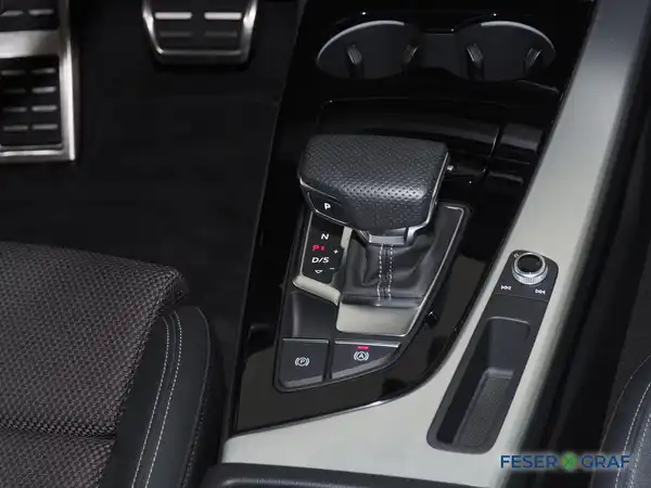 AUDI A4 AVANT (8/17)