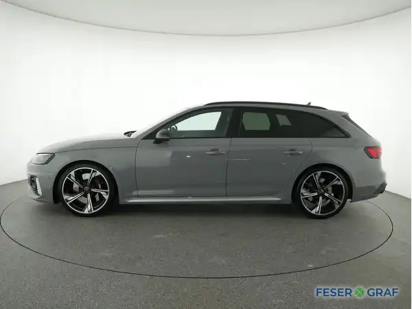 AUDI RS4 AVANT (15/20)