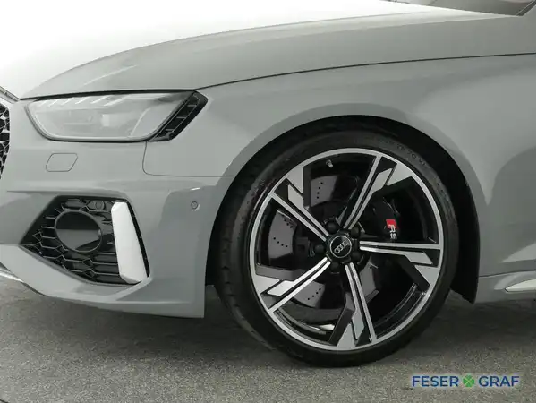 AUDI RS4 AVANT (16/20)