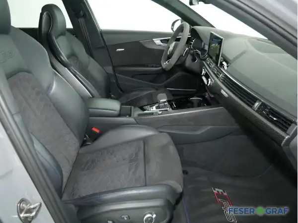 AUDI RS4 AVANT (5/20)