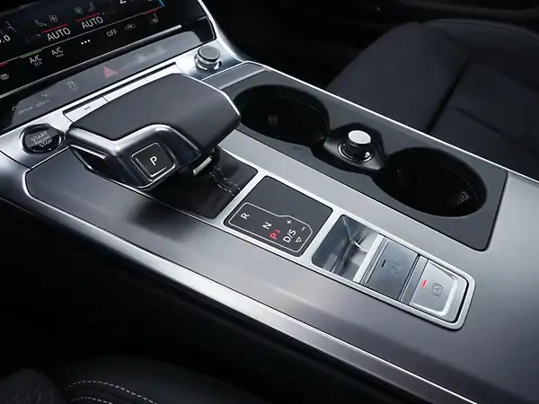 AUDI A6 AVANT (12/23)