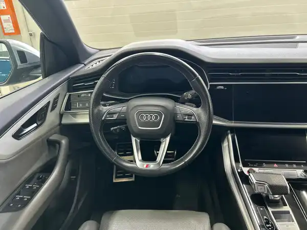 AUDI SQ8 (5/17)
