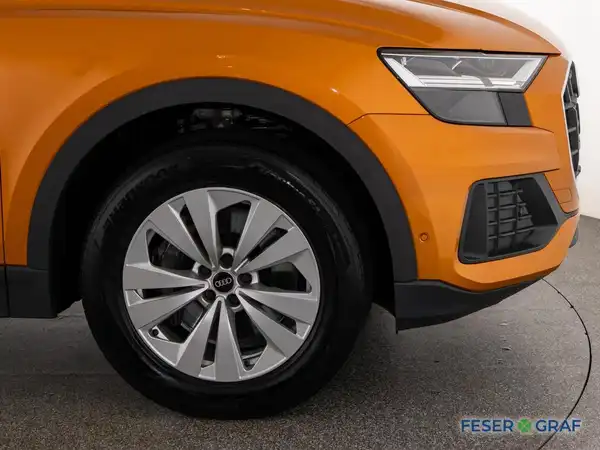 AUDI Q8 (10/17)