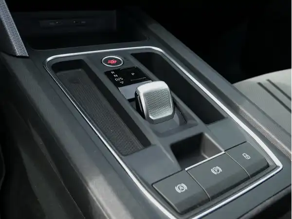 SEAT LEON SPORTSTOURER (6/9)