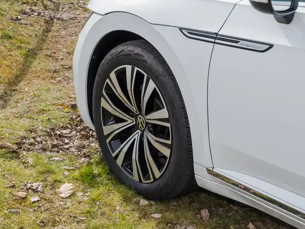 VW ARTEON SHOOTINGBRAKE (10/13)