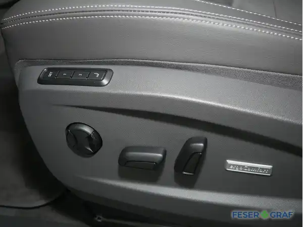 VW DER MULTIVAN (10/20)