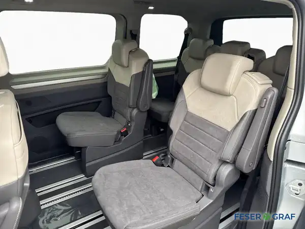 VW DER MULTIVAN (10/13)