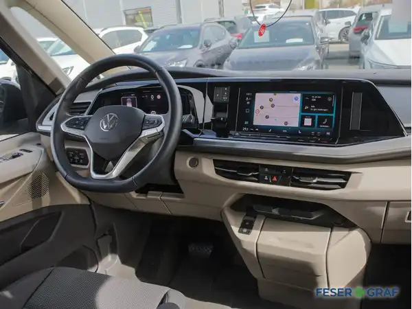 VW DER MULTIVAN (8/13)