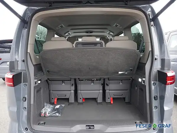 VW DER MULTIVAN (9/12)