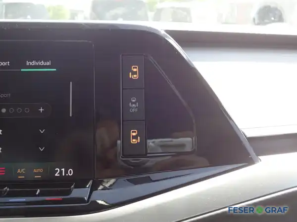 VW DER MULTIVAN (19/33)