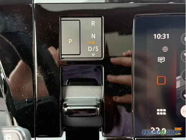 VW DER MULTIVAN (20/25)