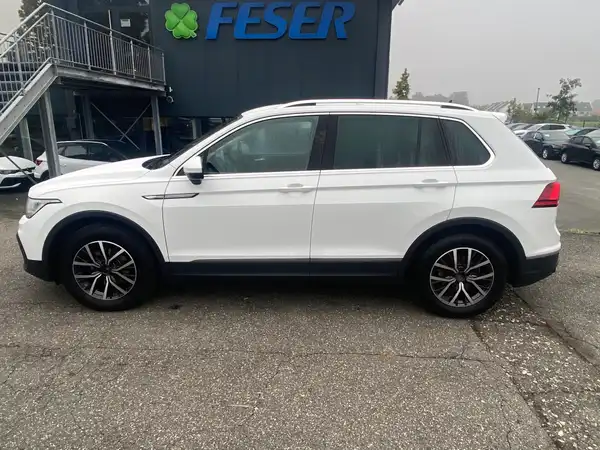 VW TIGUAN (5/19)