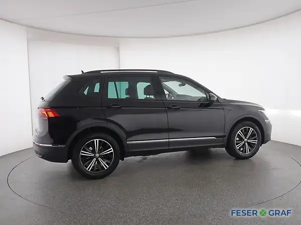 VW TIGUAN (16/19)