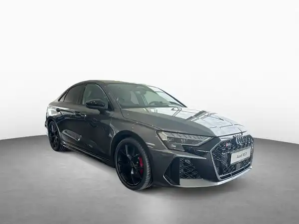 AUDI RS3 LIMOUSINE (2/15)