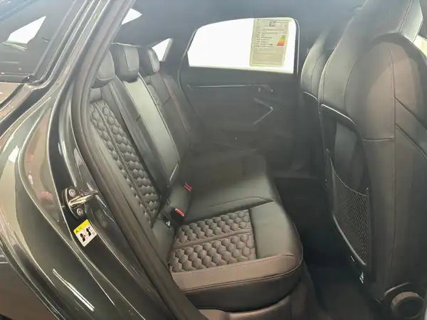 AUDI RS3 LIMOUSINE (14/15)