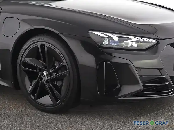 AUDI E-TRON GT (10/17)