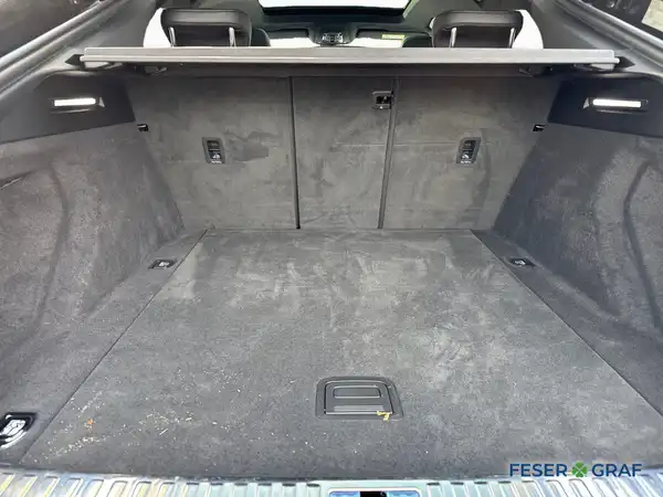 AUDI E-TRON (6/16)