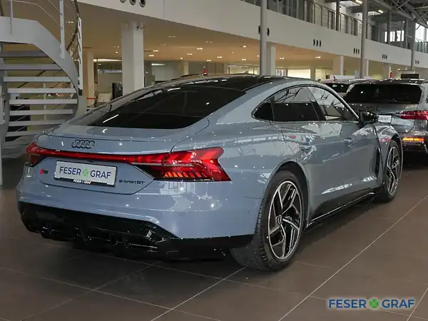 AUDI RS E-TRON GT (7/26)