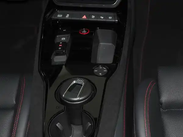 AUDI RS E-TRON GT (8/16)