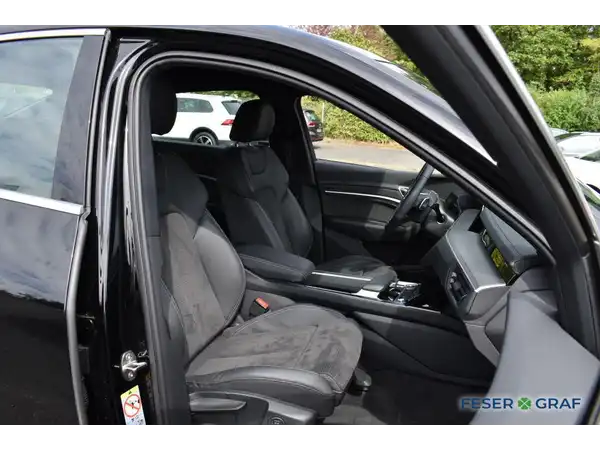 AUDI E-TRON (9/21)
