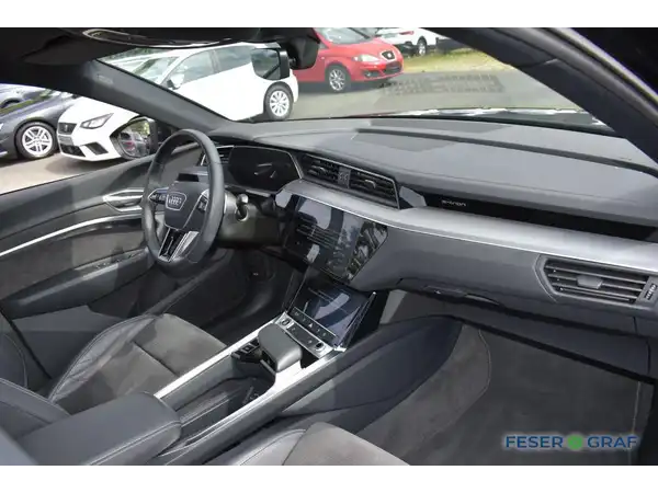 AUDI E-TRON (10/21)