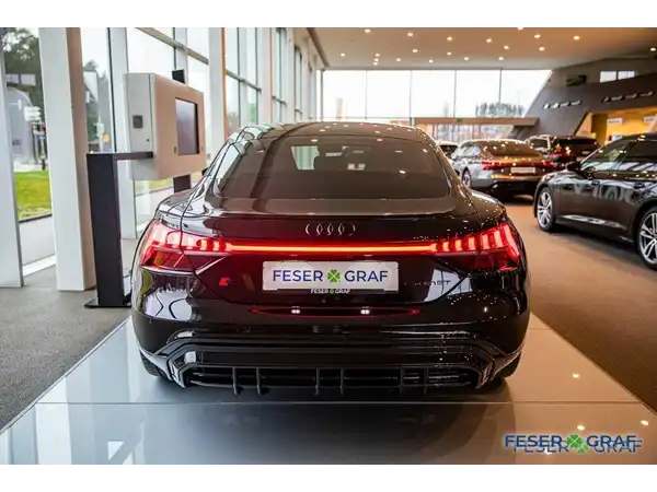 AUDI RS E-TRON GT (4/20)