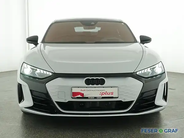AUDI RS E-TRON GT (10/16)