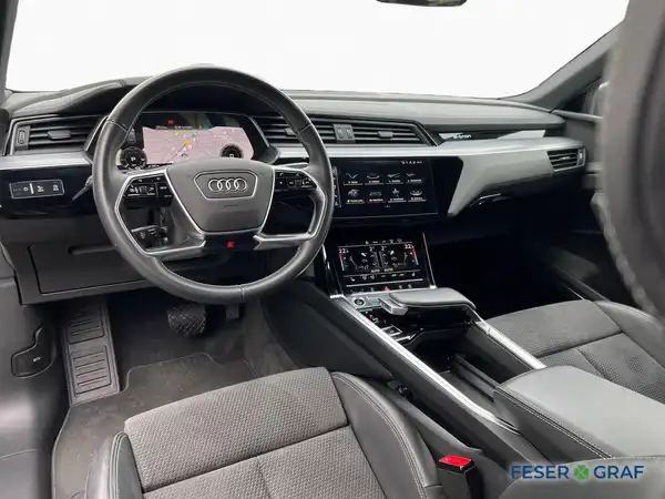 AUDI E-TRON (8/19)