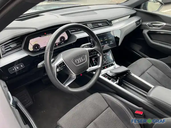 AUDI E-TRON (9/19)