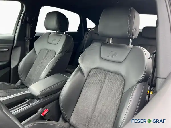 AUDI E-TRON (10/19)