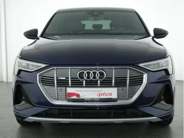 AUDI E-TRON (11/17)