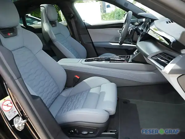 AUDI RS E-TRON GT (5/20)