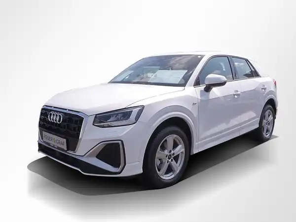 AUDI Q2 (1/11)