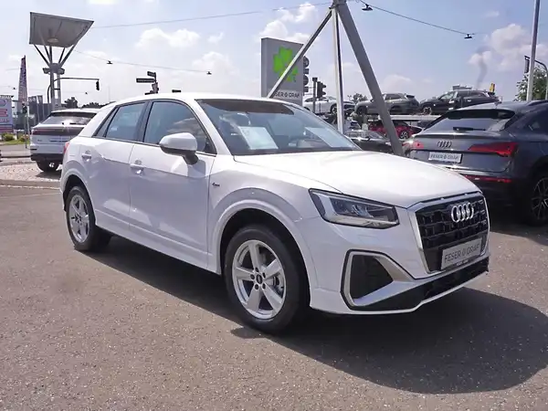 AUDI Q2 (2/11)