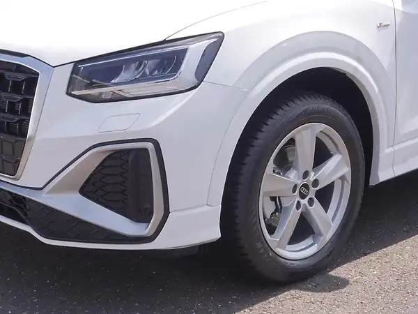 AUDI Q2 (11/11)