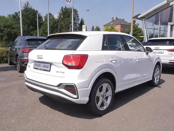 AUDI Q2 (3/11)
