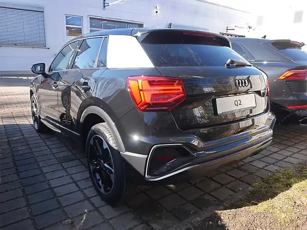 AUDI Q2 (3/12)