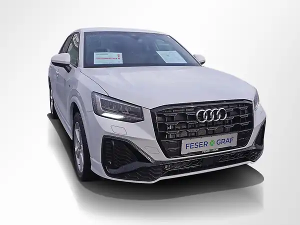 AUDI Q2 (2/12)