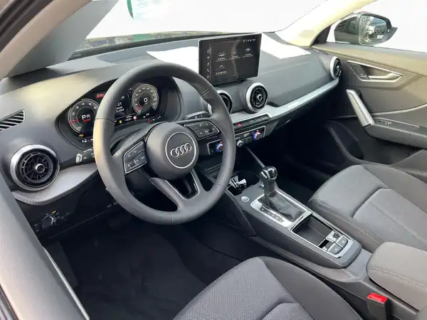 AUDI Q2 (8/15)