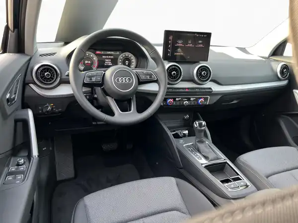 AUDI Q2 (9/15)