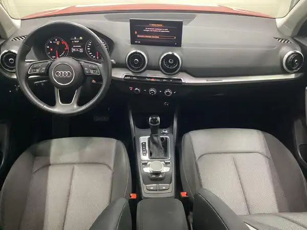 AUDI Q2 (6/8)