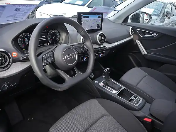 AUDI Q2 (7/12)