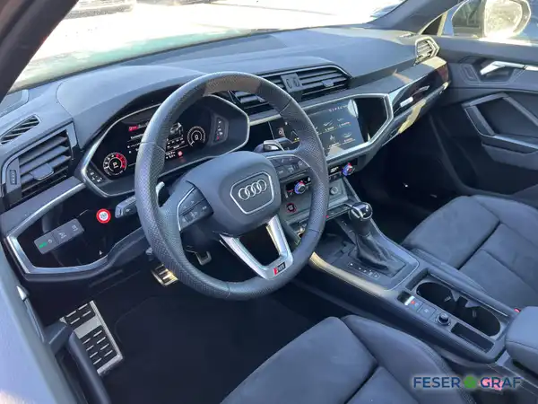 AUDI RS Q3 (9/20)