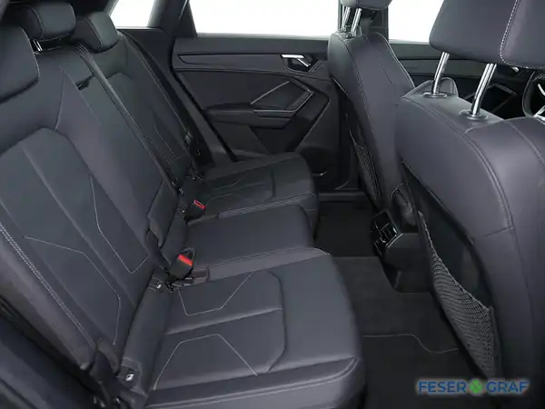 AUDI Q3 (5/18)