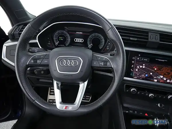 AUDI Q3 (9/18)