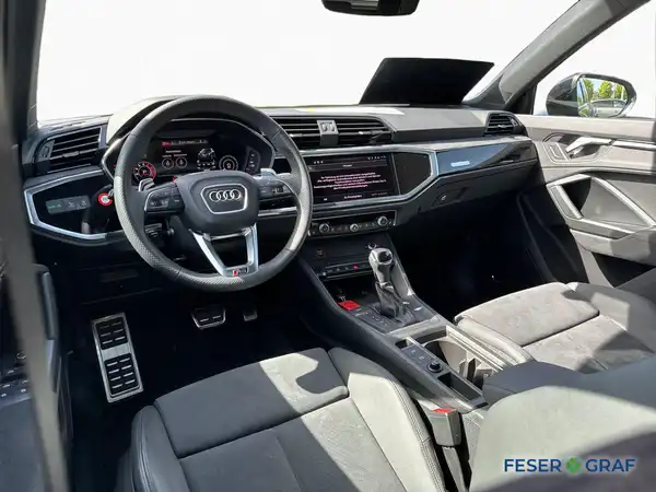 AUDI RS Q3 (10/16)