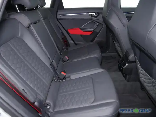 AUDI RS Q3 (5/17)