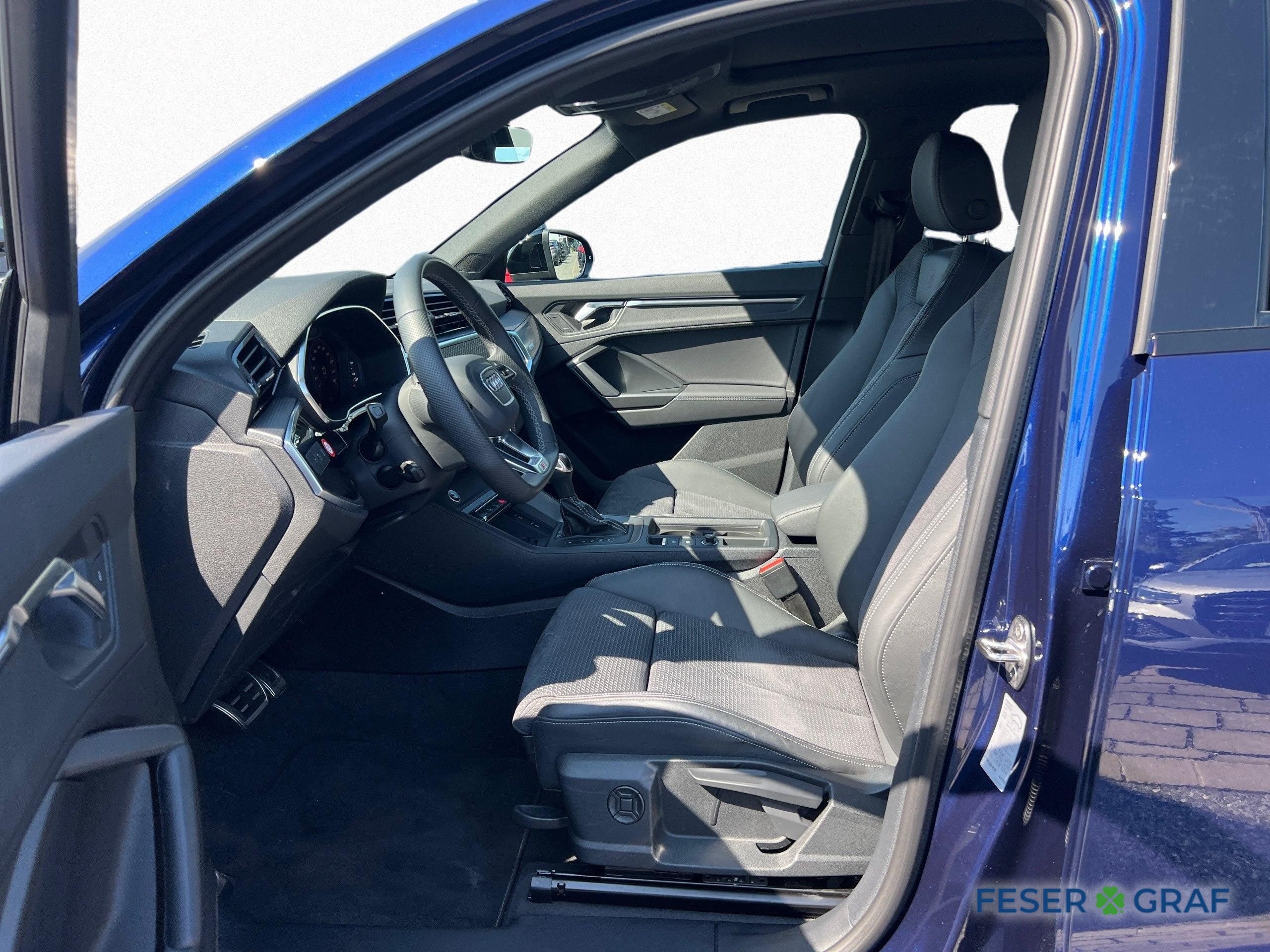 AUDI Q3 (11/20)